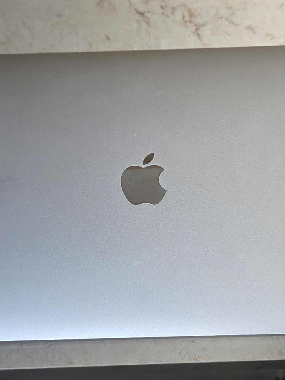 Apple MacBook Laptop - Silver